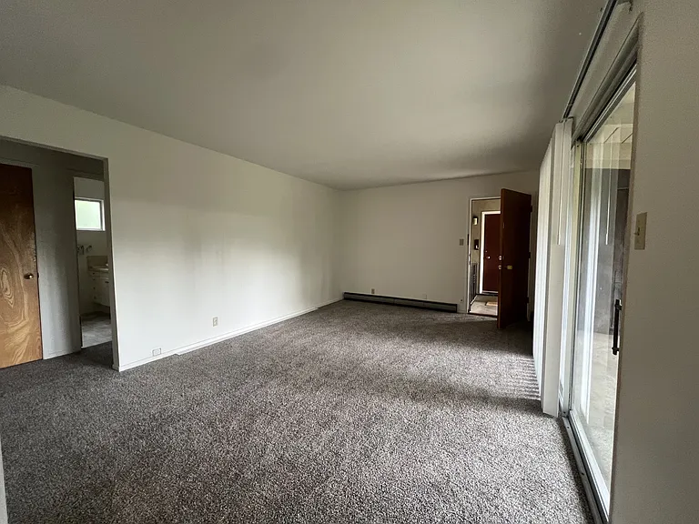 1017 W Main St #4 — Photo 4