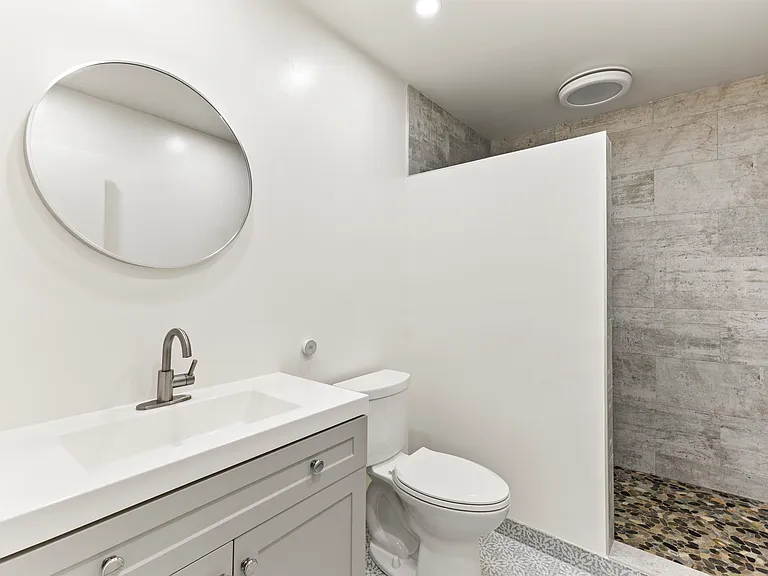 7247 Alakoko St — Photo 16