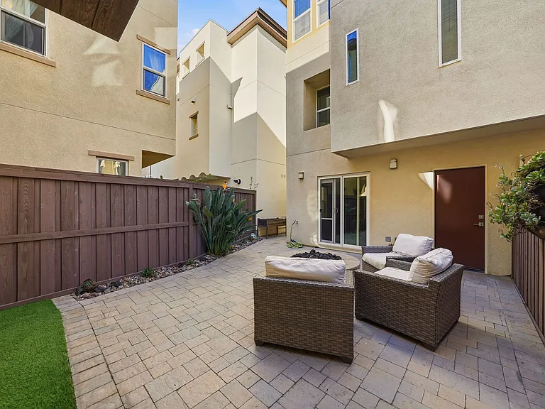 8337 Summit Way — Photo 4