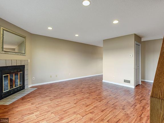 4th image of 1595 Wayzata Blvd W #D