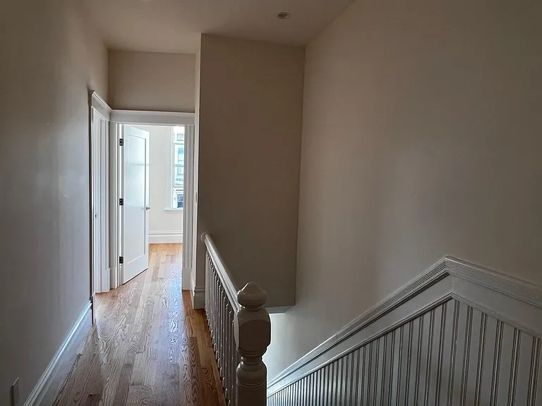 889 Capp St — Photo 8
