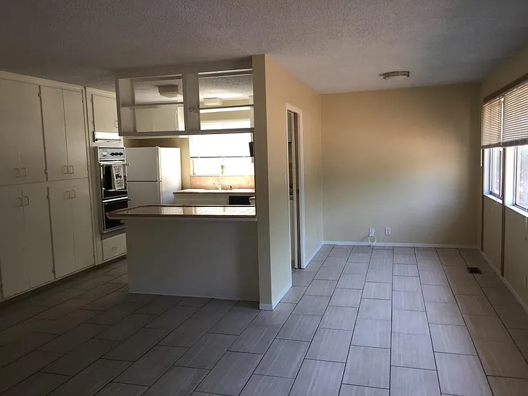 48 Tampa Dr — Photo 5