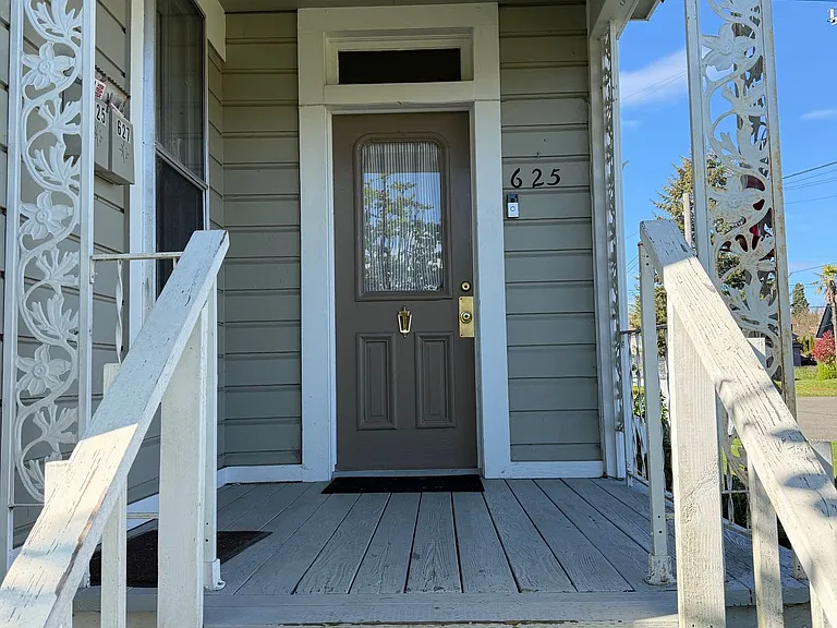 625 N Collier St — Photo 2
