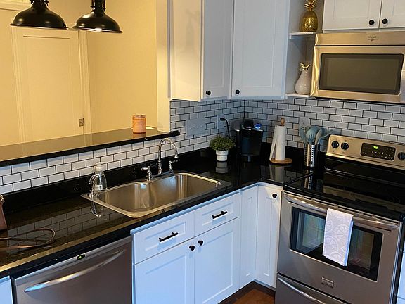 2nd image of 165 Walton Ave APT A