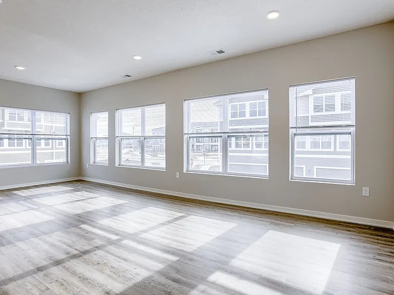 20874 T Ct — Photo 9