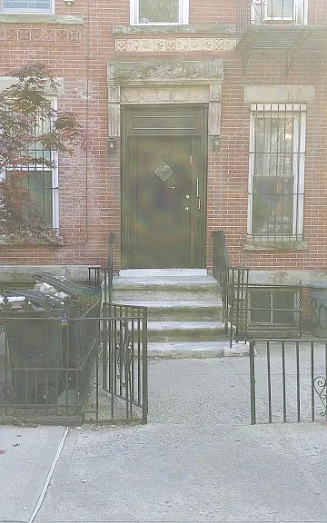 684 De Graw St #1 — Photo 3