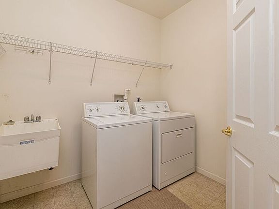 5th image of 426 Monticello Ln