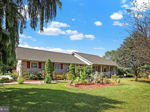 6306 Medina Ridge Dr, Fayetteville, PA 17222