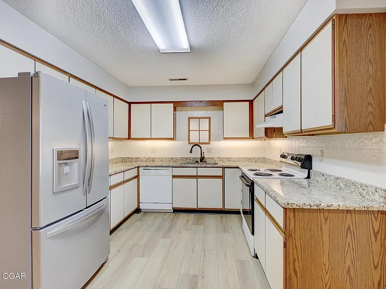416 W Spring St #1 — Photo 7