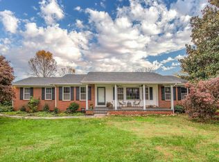 395 Mountain View Rd, Lenoir City, TN 37771