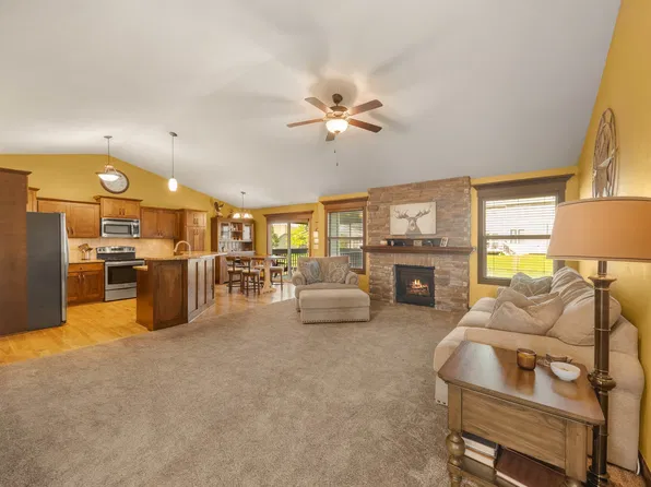 2350 SE Willowbrook Dr, Waukee, IA 50263