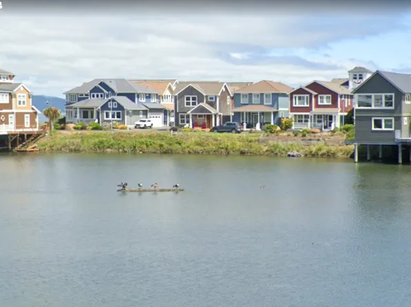 Mill Pond Ln, Astoria, OR 97103