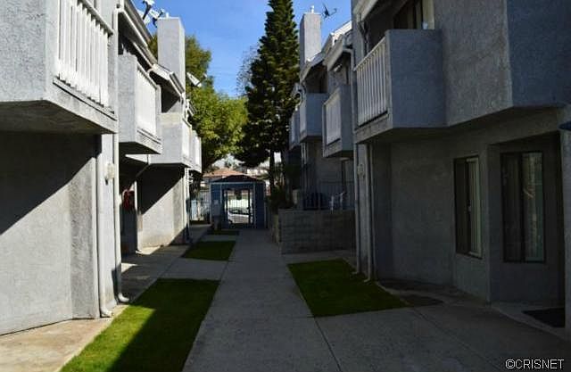 1st image of 820 N Acacia St Unit 101
