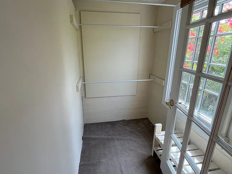 1128 Margaret St — Photo 9