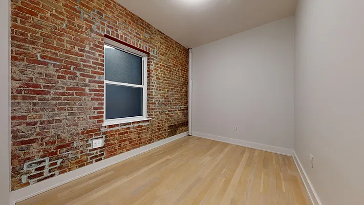 Rented by Bond New York | media 25