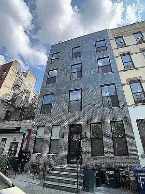 Rented by Tapiro Realty | media 8