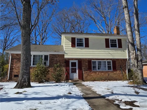 2032 Woodmont Dr, North Chesterfield, VA 23235