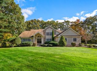 7 Bonnie Dell Ln, Shrewsbury, MA 01545
