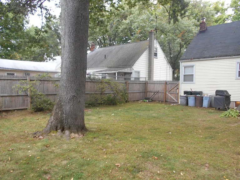 822 Pratt St — Photo 5