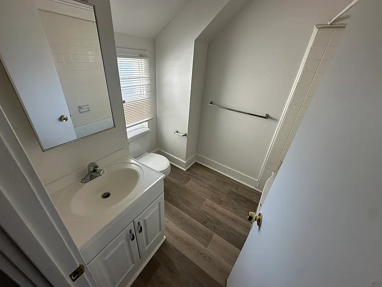 1511 Bath St #4 — Photo 7