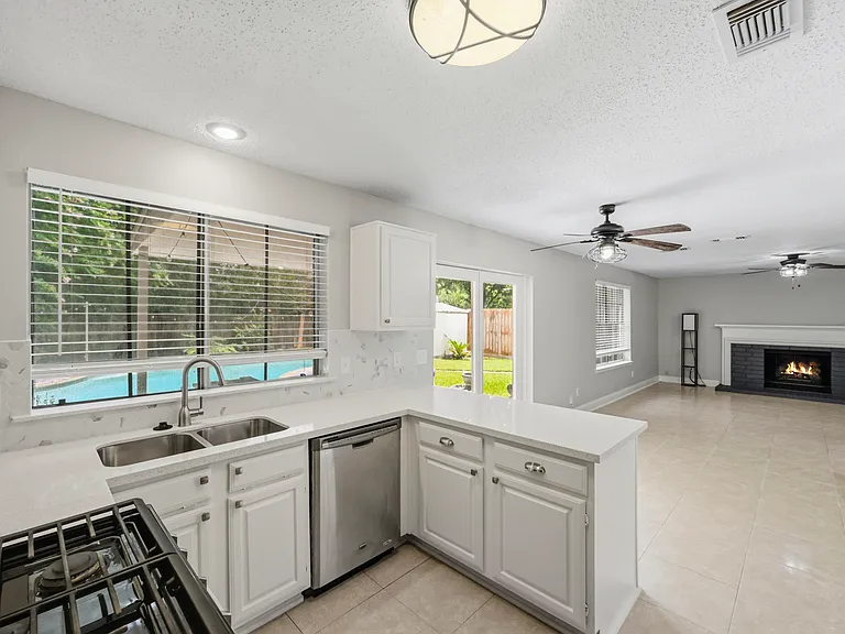 8130 Sunny Ridge Dr — Photo 9