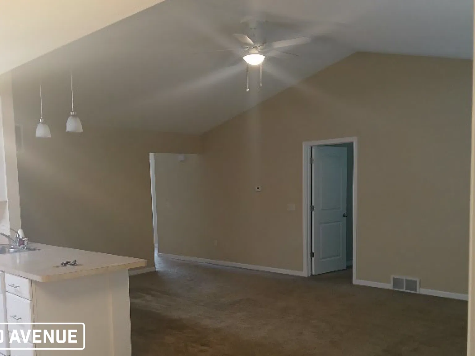 2 bed, 2.0 bath, 1380 sqft, $1,689 — Photo 3