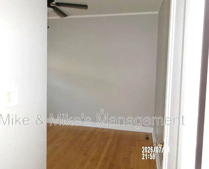 6424 W Chambers St — Photo 18