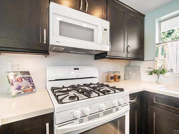 2nd image of 1320 Palomar Pl