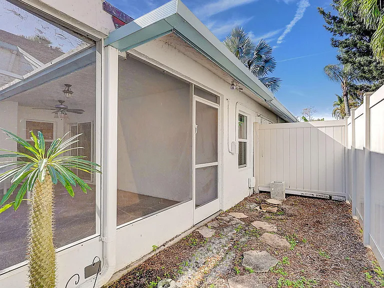 1176 Staghorn St — Photo 24