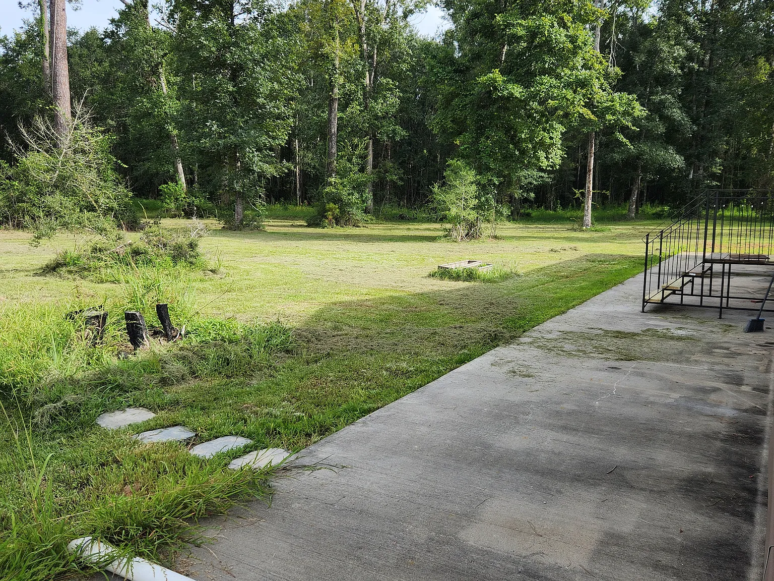 3 bed, 1280 sqft, $1,400 — Photo 2
