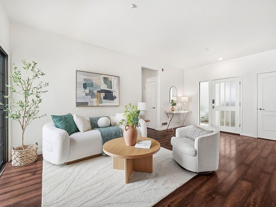 1st image of 39266 Marbella Terraza #3R