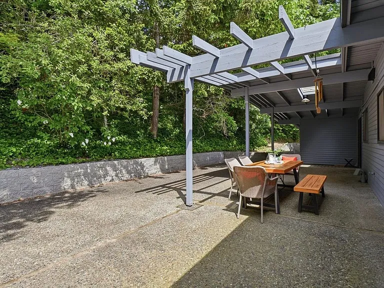 639 W Lake Sammamish Pkwy NE — Photo 13