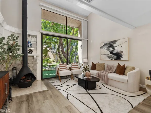 204 Pineview, Irvine, CA 92620