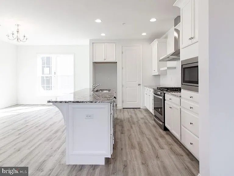 3251 Mateer Ln — Photo 10