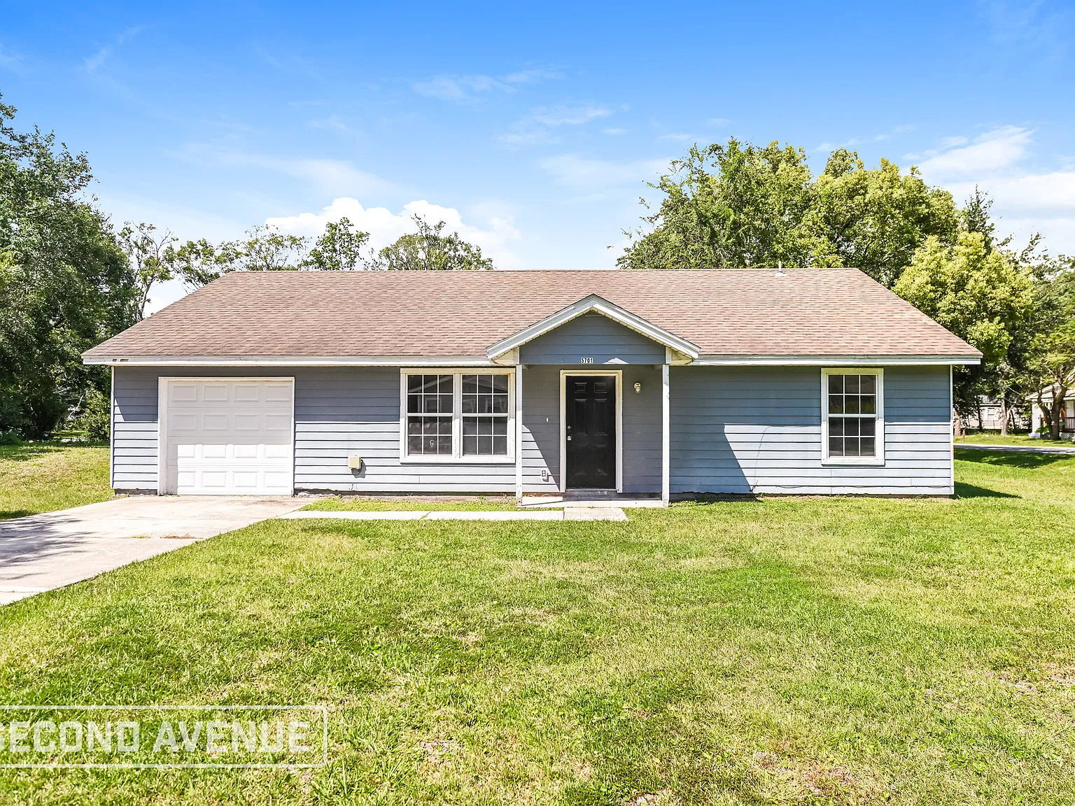 3 bed, 2.0 bath, 1302 sqft, $1,019 — Photo 1