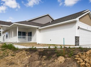 812 Deer Run Dr NE, Cedar Rapids, IA 52402