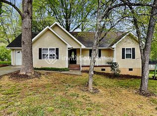 110 Cartway Ln, Statesville, NC 28625