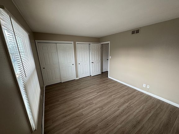 3rd image of 44 Charleston Sq #44