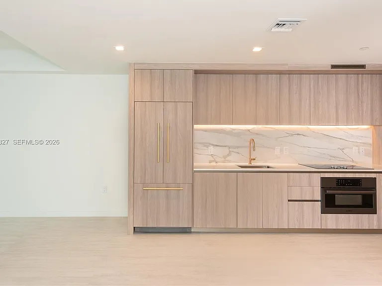 77 SE 5th St #3206 — Photo 16