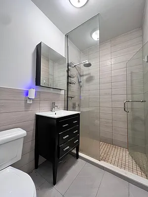 Rented by Friedman Mayer, LREB | media 23