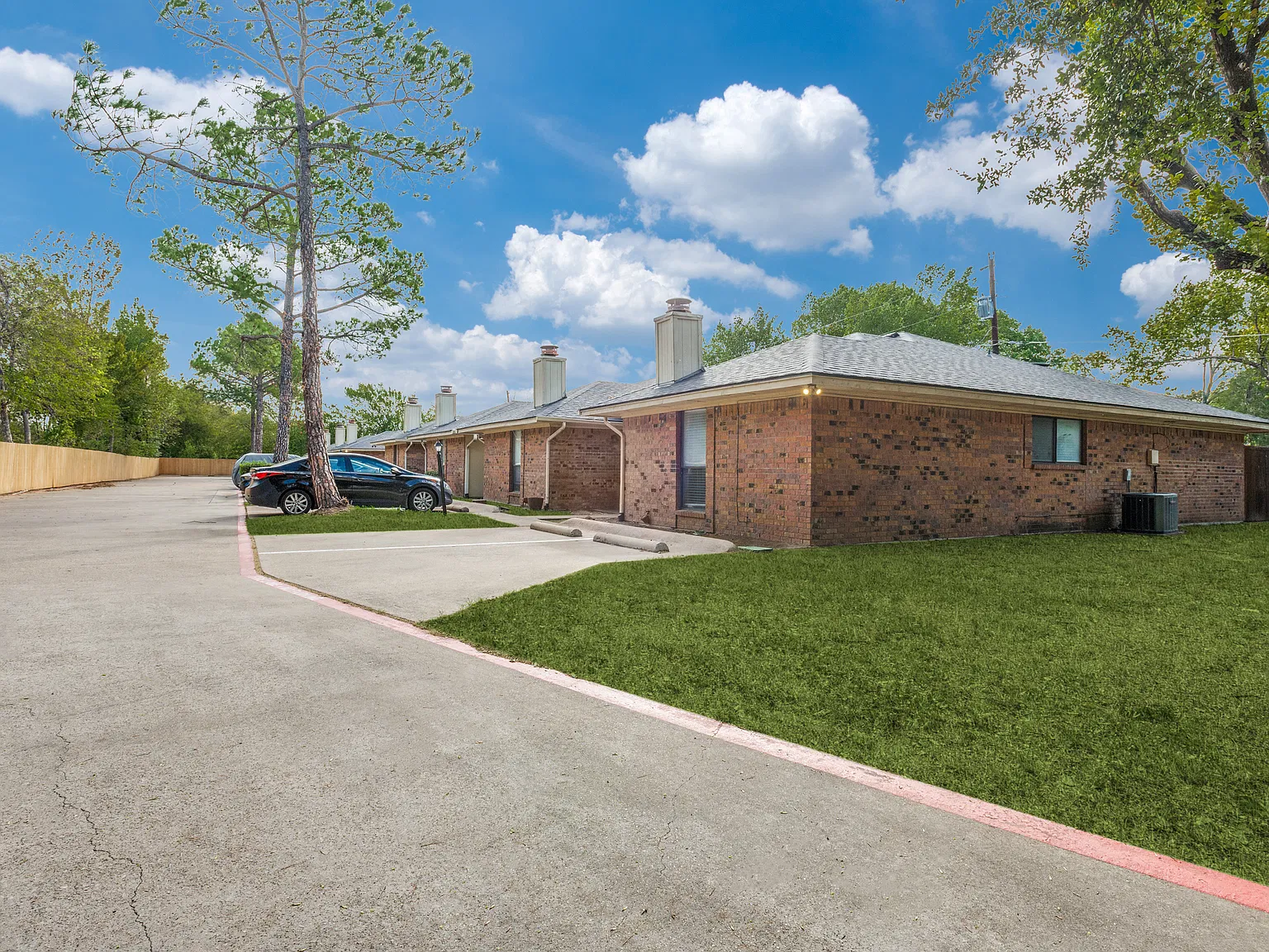 2 bed, 1.5 bath, 1092 sqft, $1,800 — Photo 1