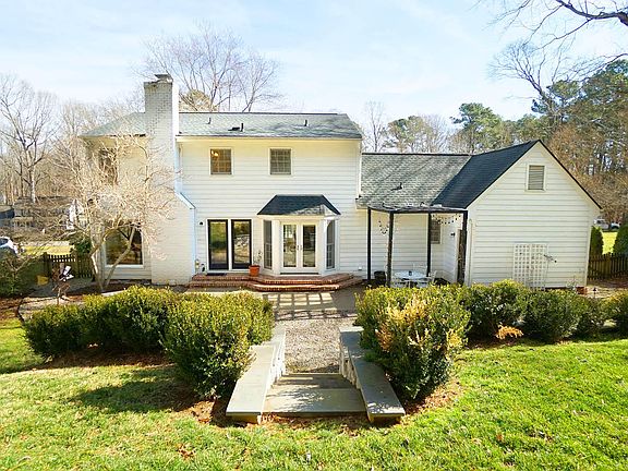 5th image of 8613 Windjammer Dr