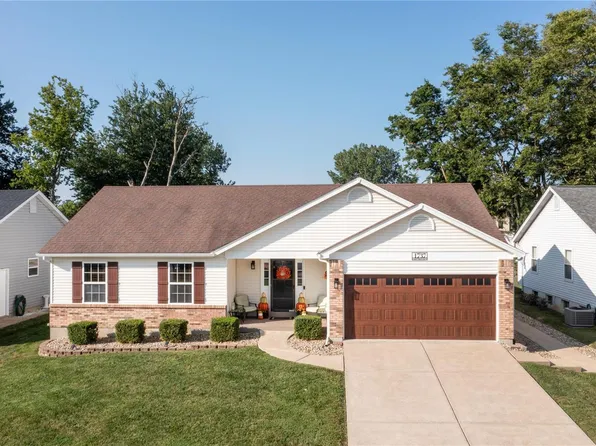 1737 Forest Trace Dr, O'Fallon, MO 63368