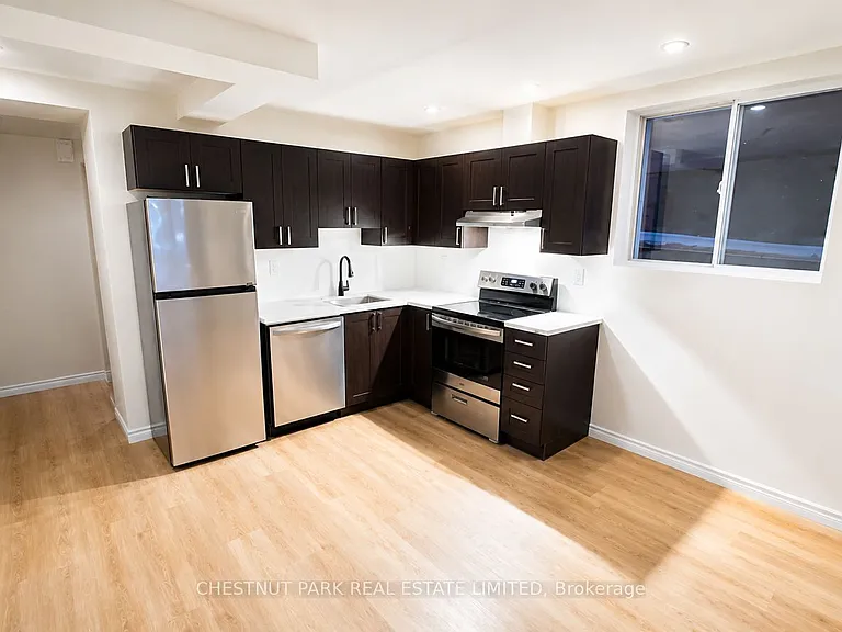 1695 Bathurst St #13 — Photo 4