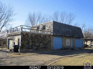 3839 SE Howard Dr, Topeka, KS 66605