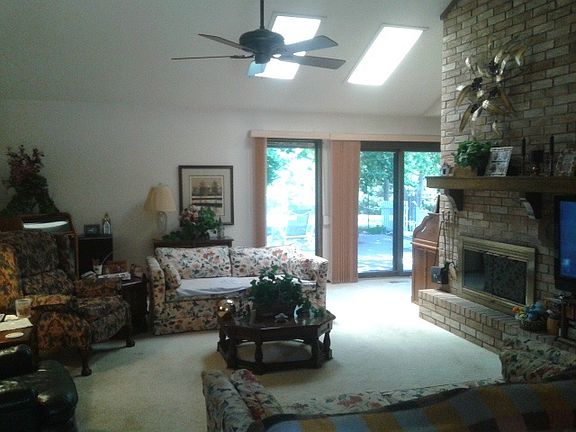 3rd image of 2408 Sleepy Hollow Dr