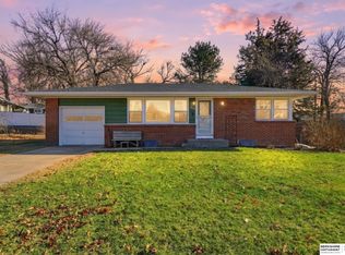 1831 Sunny Hill Rd, Lincoln, NE 68502