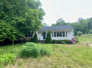 626 Roosevelt Dr, Oxford, CT 06478