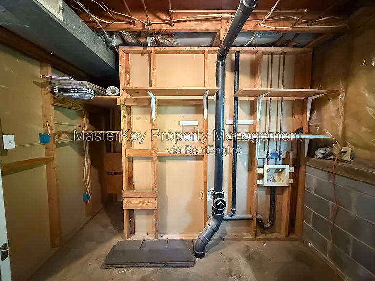 704 E Dynasty Dr — Photo 21