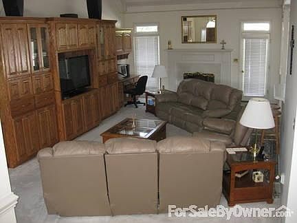Living room - 25 ft X 16 ft